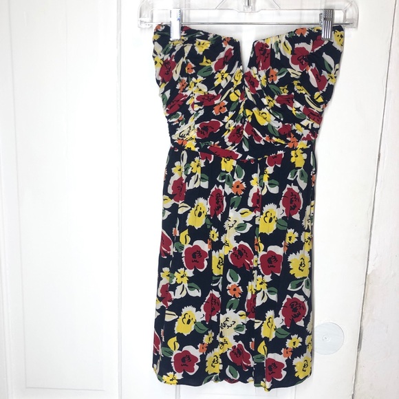 UO Strapless Floral Dress πΉπΌπ - Picture 4 of 5